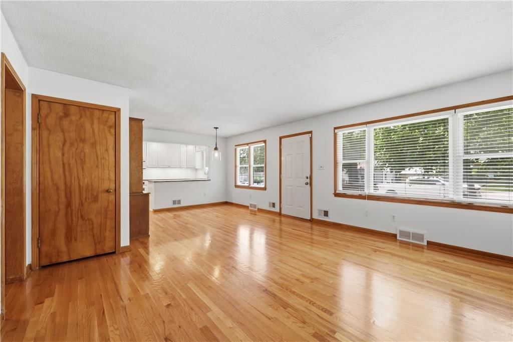 10516 E 35th Street — photo 8