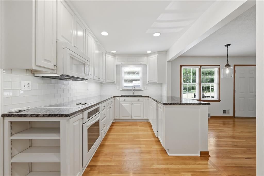 10516 E 35th Street — photo 9
