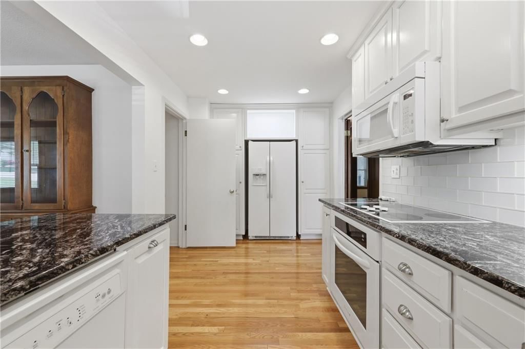 10516 E 35th Street — photo 10