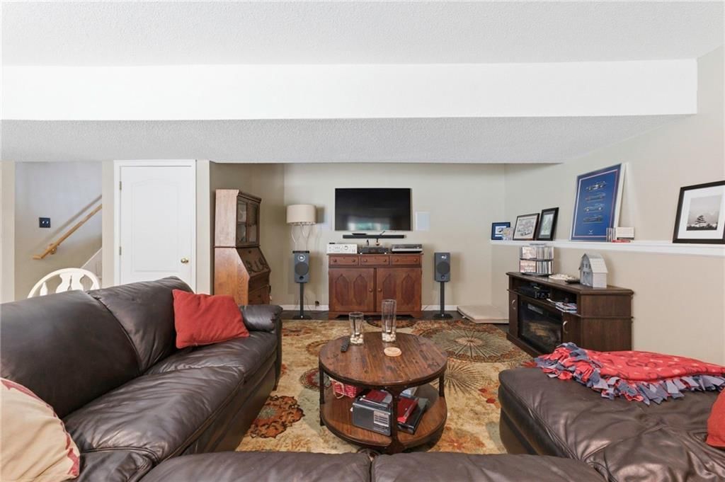 2225 Martha Lane — photo 22
