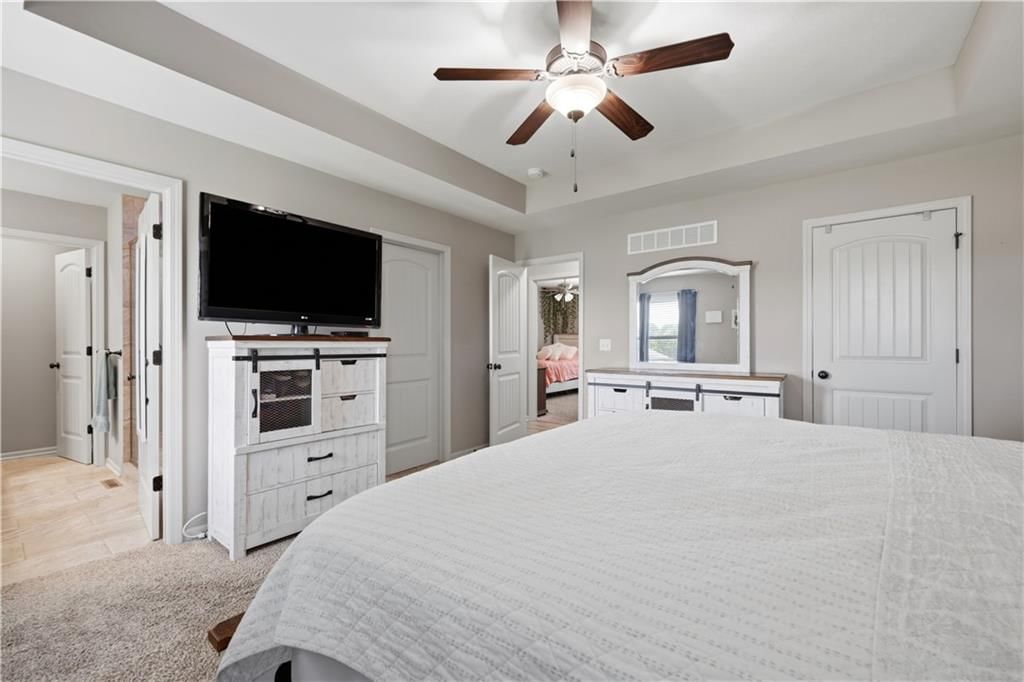 809 N Whispering Hills Drive — photo 12