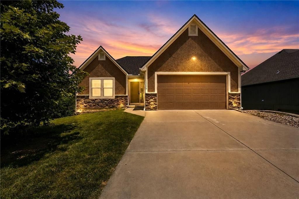 13770 Valleyview Way — photo 2