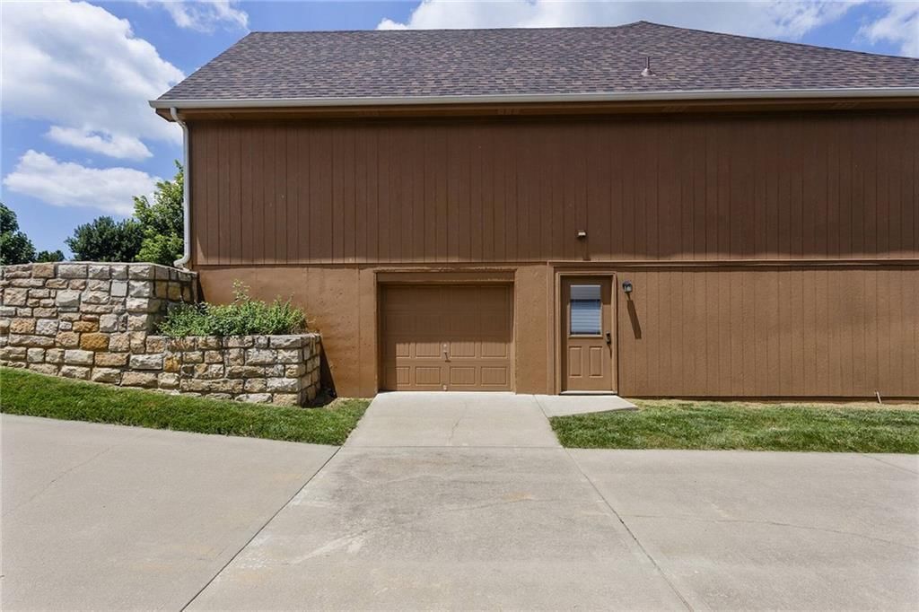 13770 Valleyview Way — photo 3