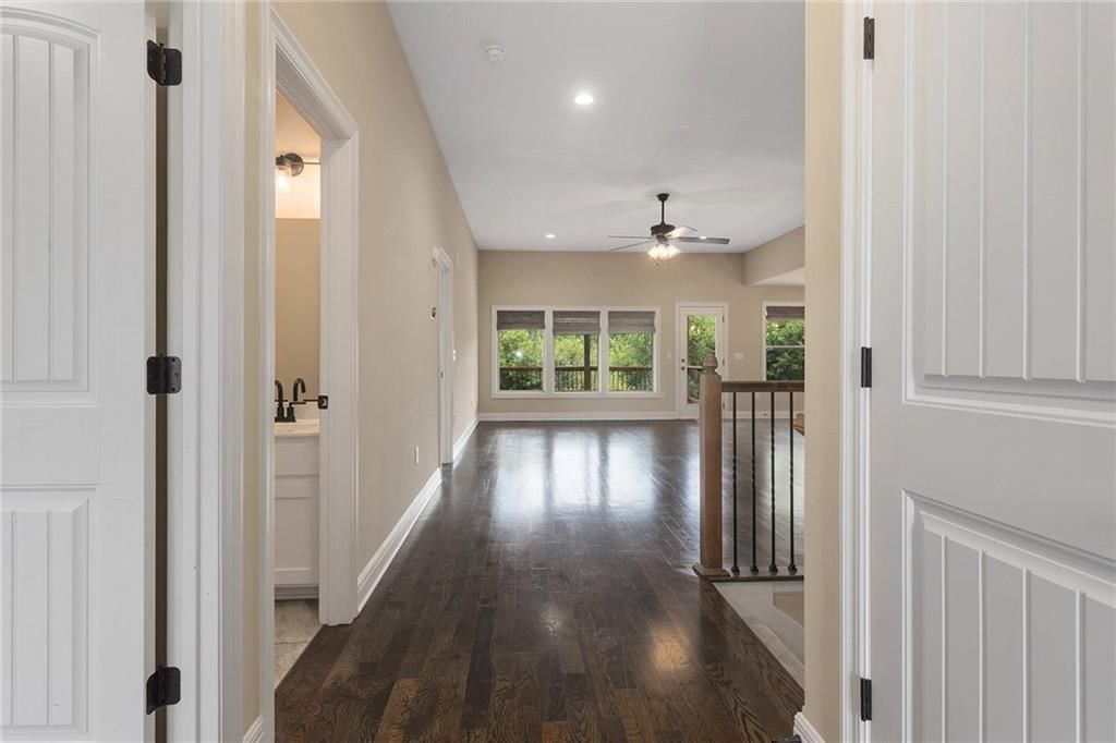 13770 Valleyview Way — photo 4