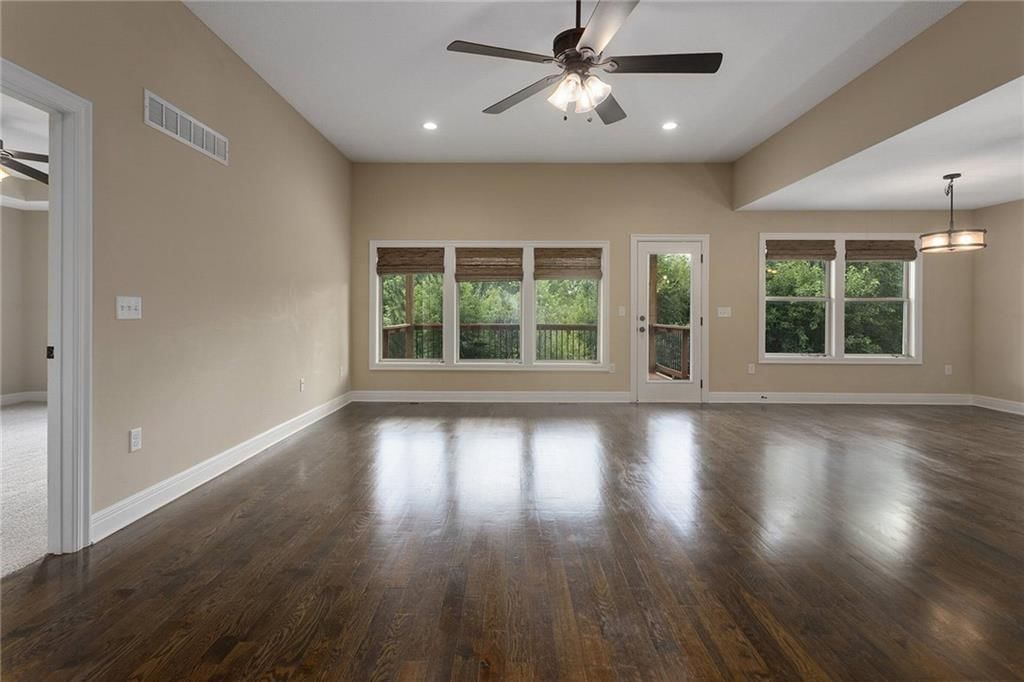 13770 Valleyview Way — photo 5