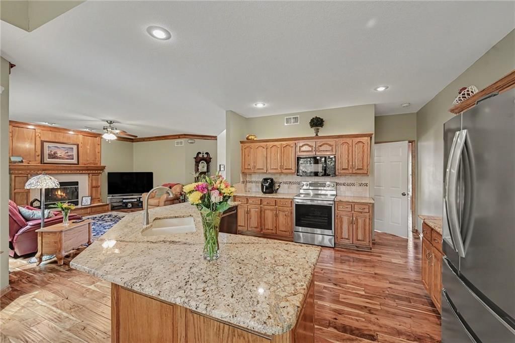 7805 N Rhode Avenue — photo 10