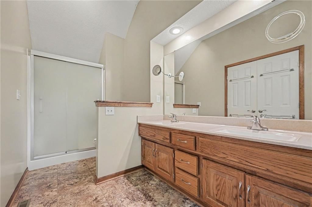 7805 N Rhode Avenue — photo 21