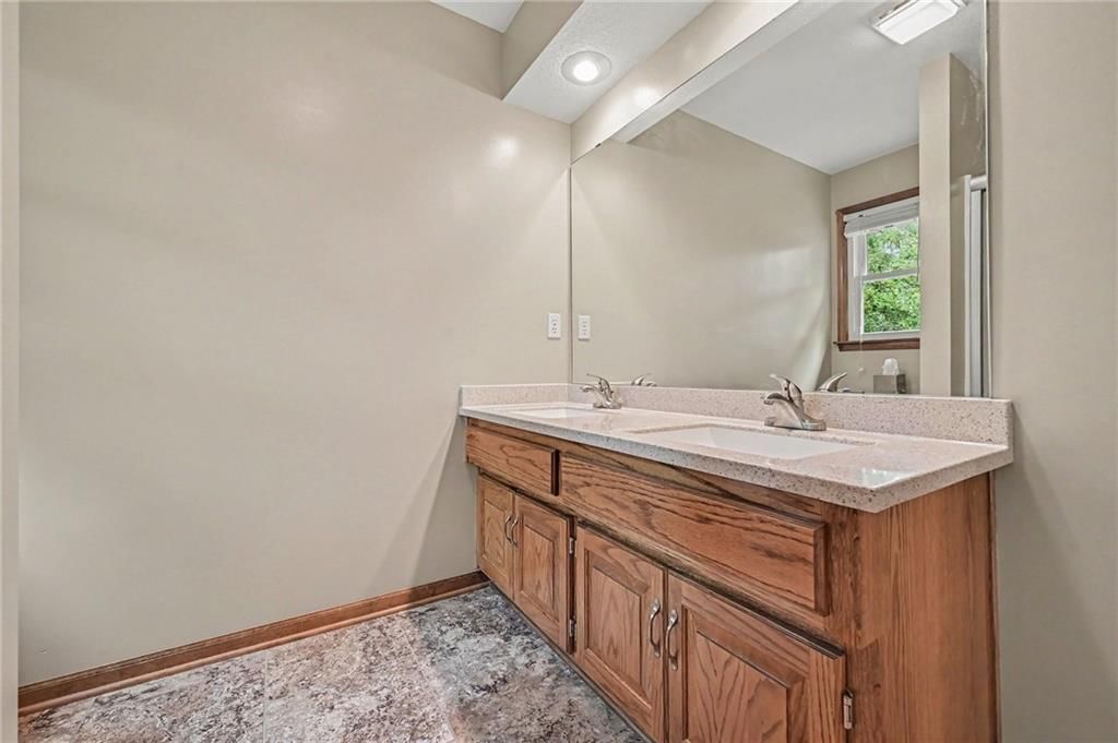 7805 N Rhode Avenue — photo 30