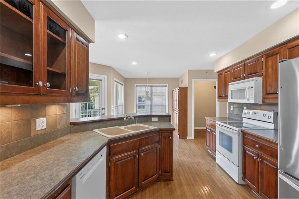 2508 Meadow Ridge Drive — photo 15