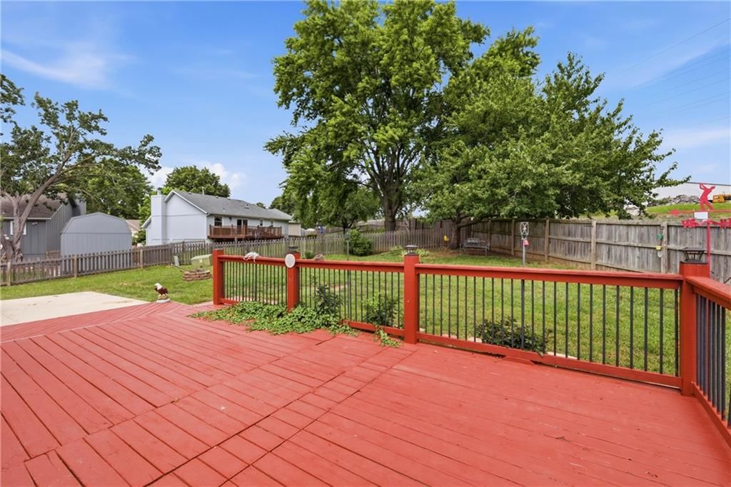 415 SE Bent Tree Drive — photo 3