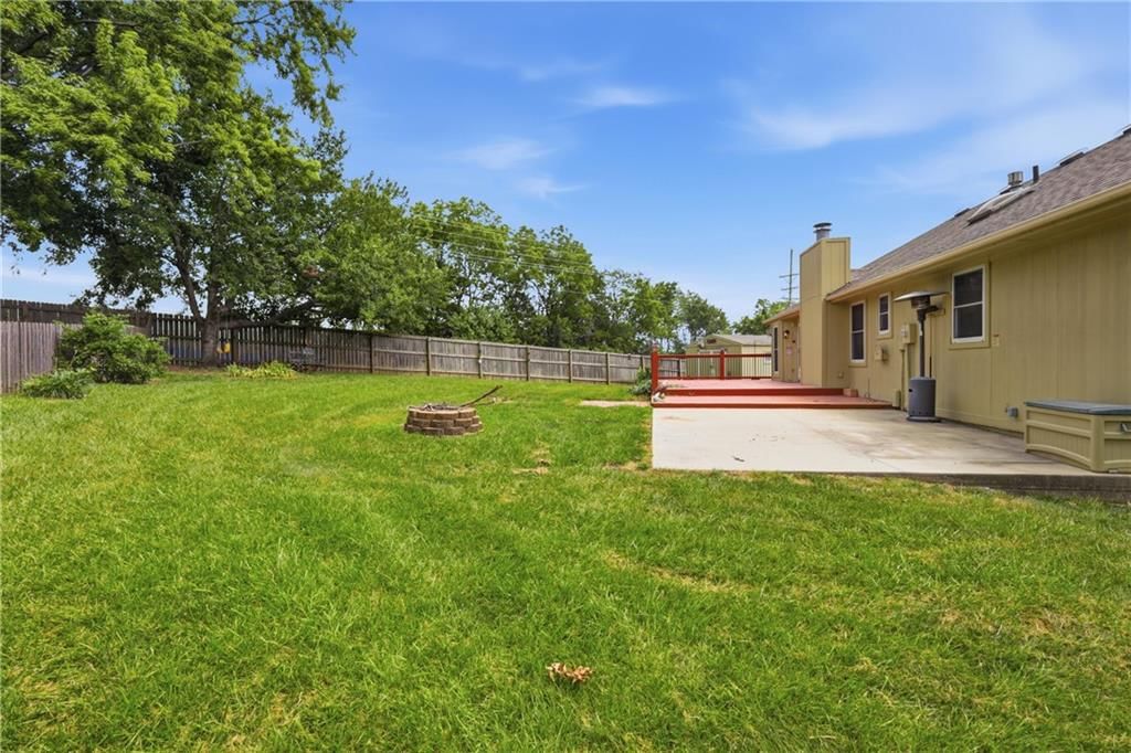 415 SE Bent Tree Drive — photo 4