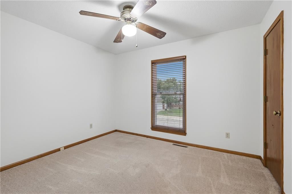 415 SE Bent Tree Drive — photo 19