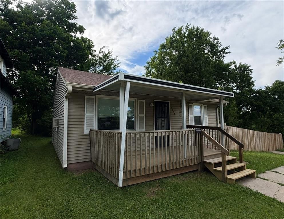 2938 Chelsea Avenue — photo 2