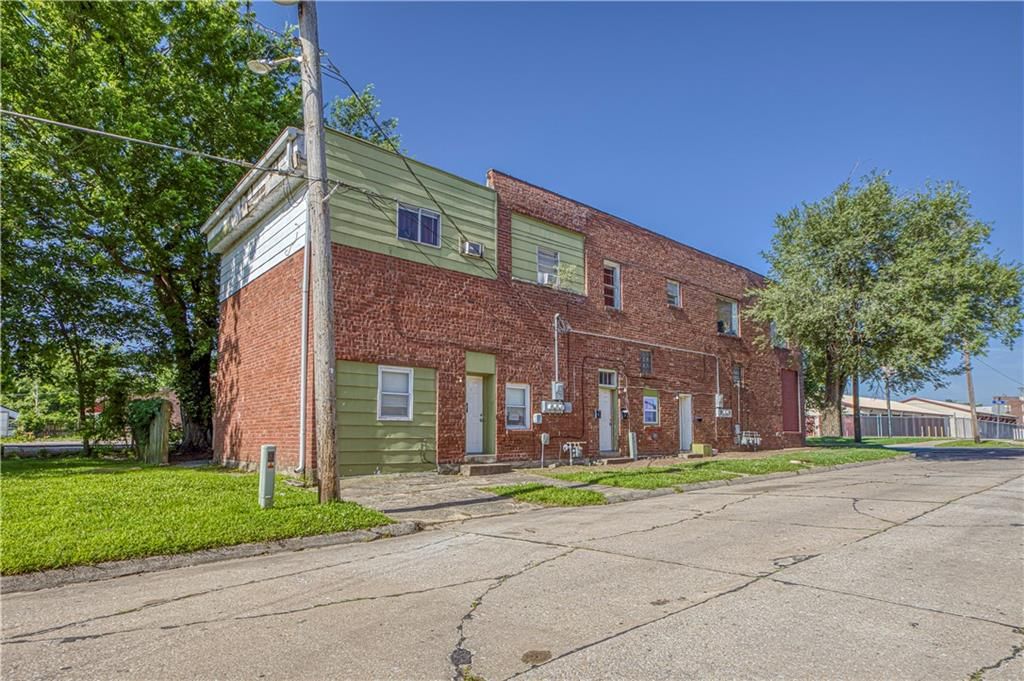 101 S Elm Street — photo 4