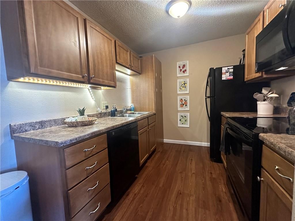 1010 N Walnut Street — photo 11