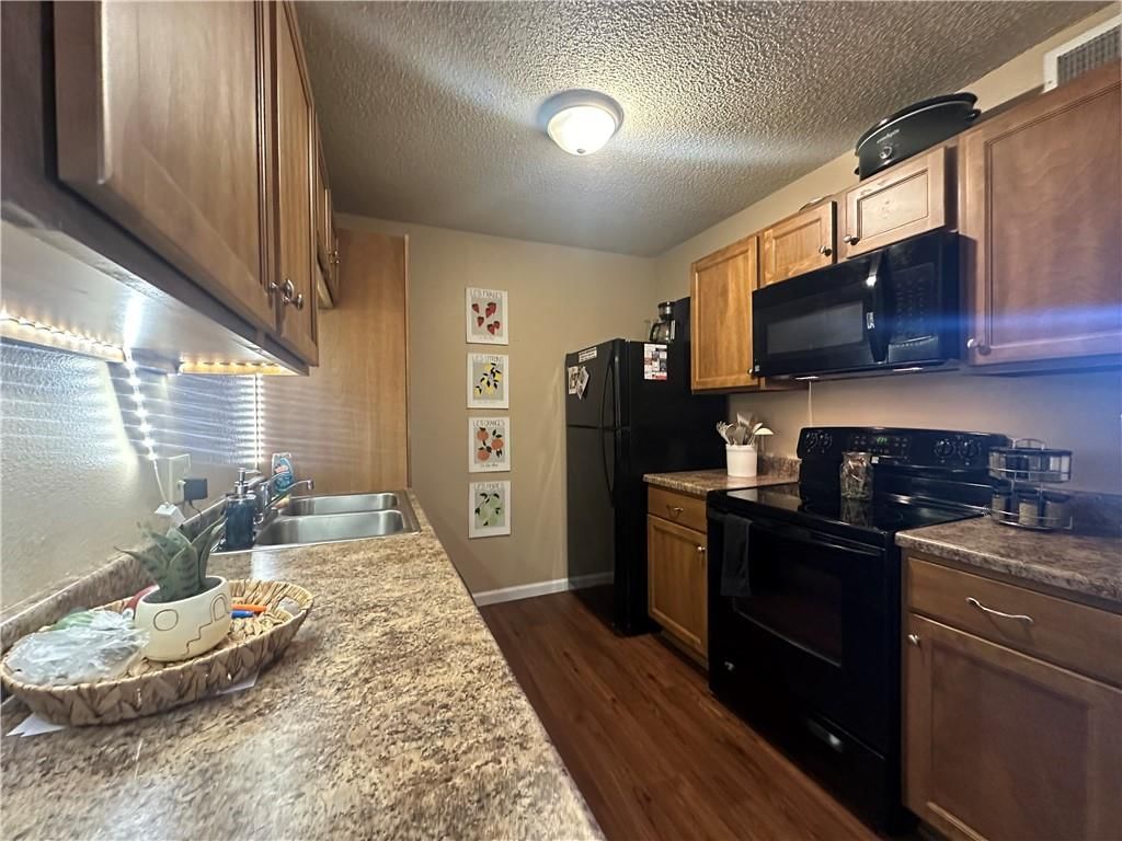1010 N Walnut Street — photo 12