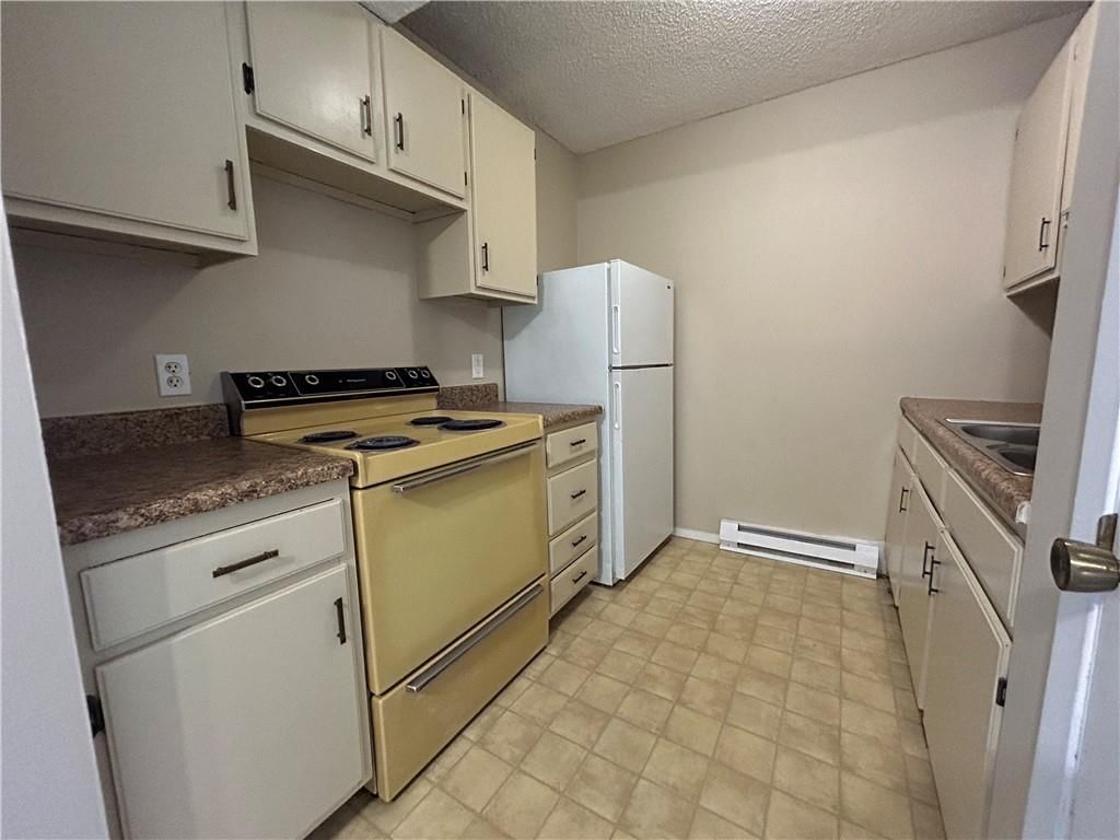 1010 N Walnut Street — photo 30