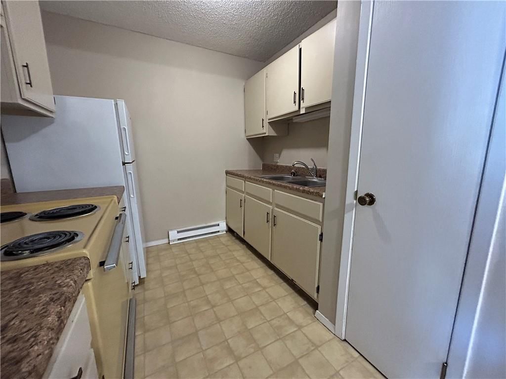 1010 N Walnut Street — photo 31