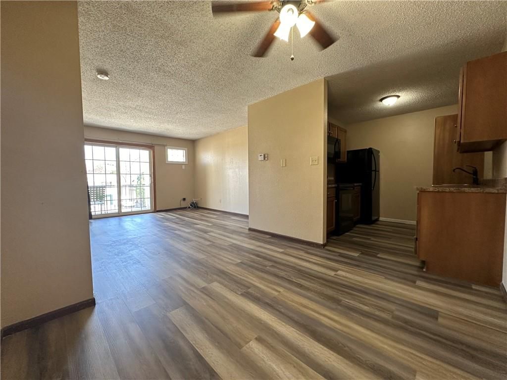 1010 N Walnut Street — photo 45