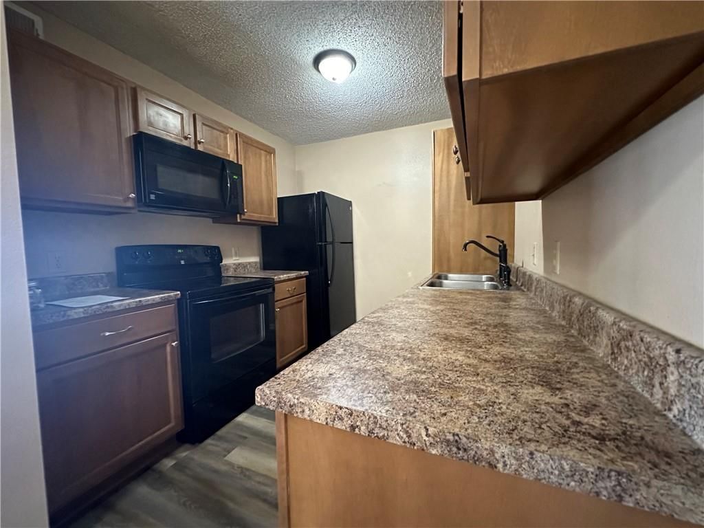 1010 N Walnut Street — photo 48