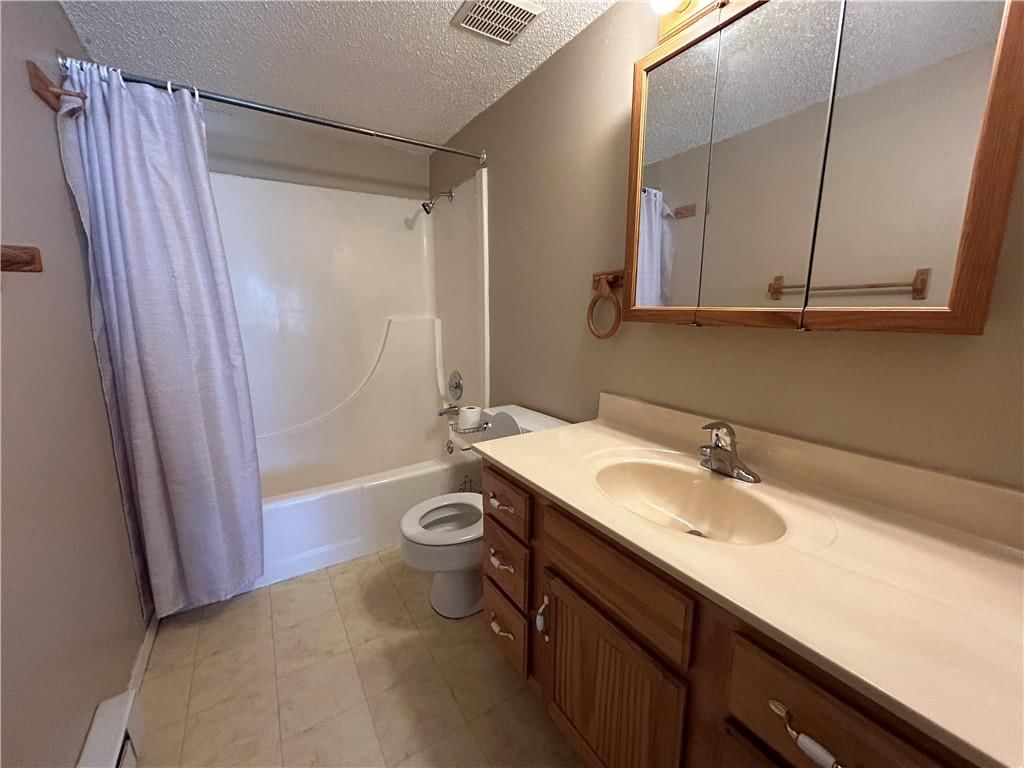 1010 N Walnut Street — photo 50