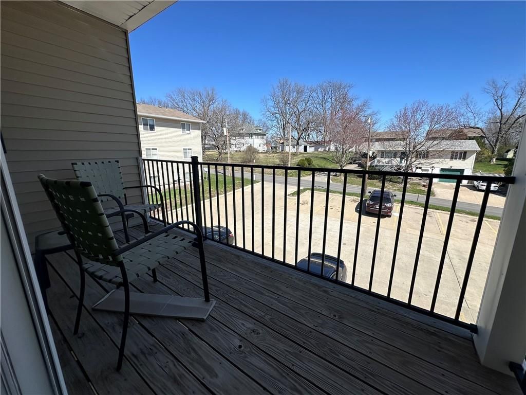 1010 N Walnut Street — photo 51