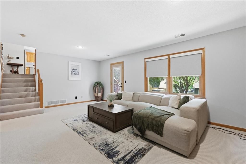 12407 S Alcan Street — photo 32