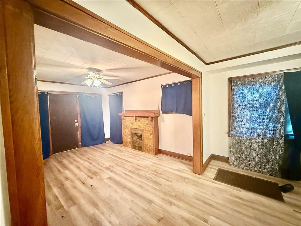 5818 Prospect Avenue — photo 3