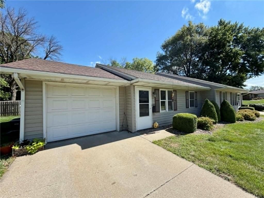 1017 E Edwards Street — photo 13