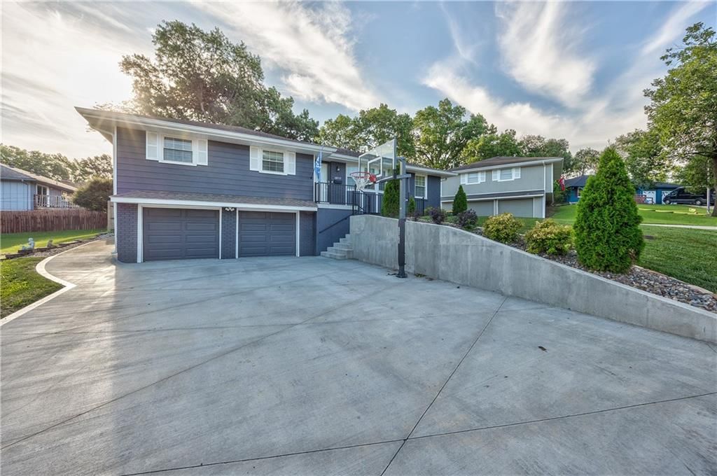 10717 McGee Street — photo 1