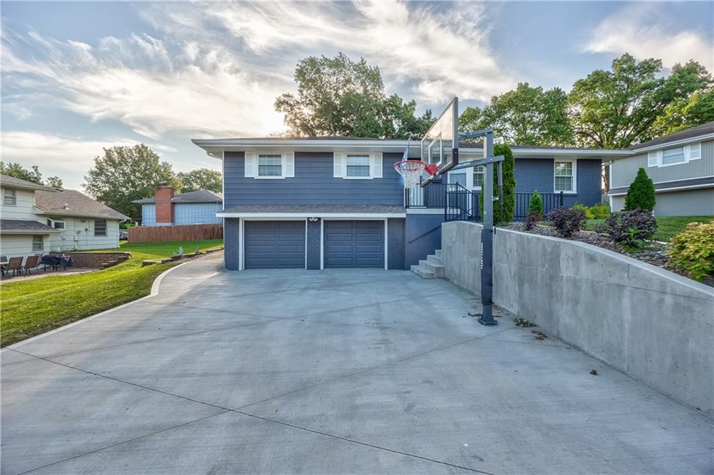 10717 McGee Street — photo 2