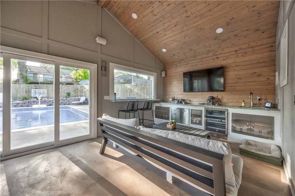 10717 McGee Street — photo 9