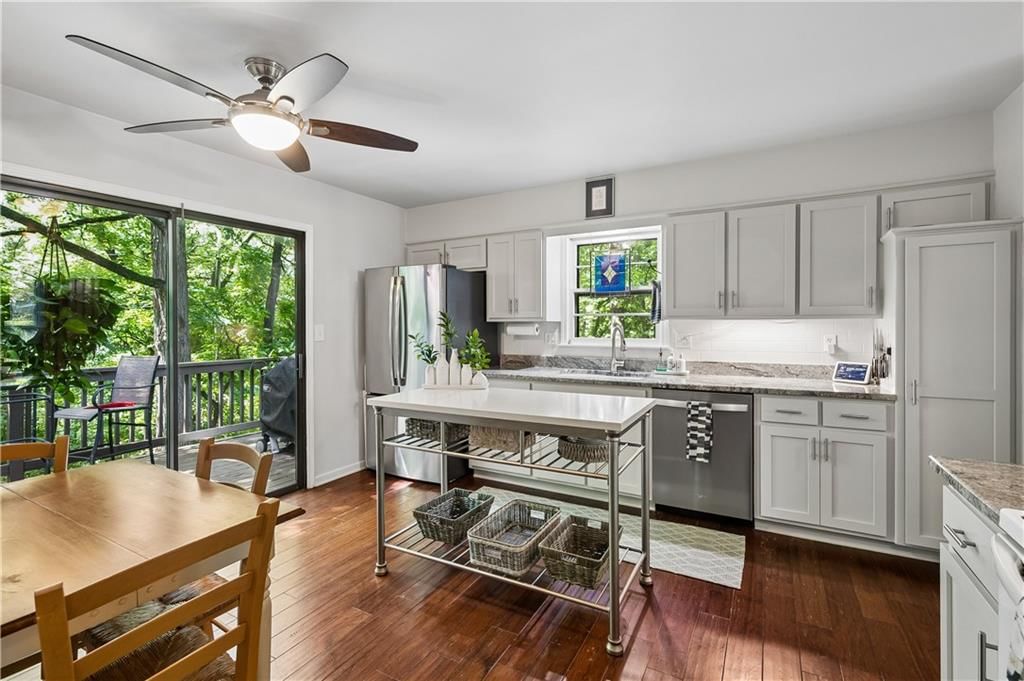 10211 Broadmoor Street — photo 10