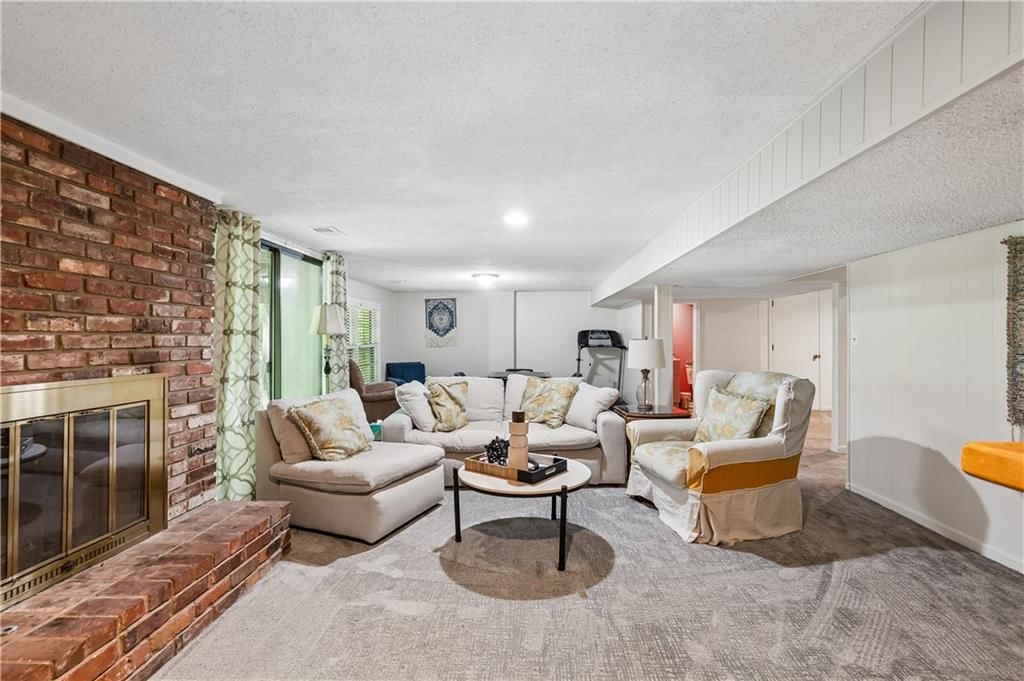 10211 Broadmoor Street — photo 26