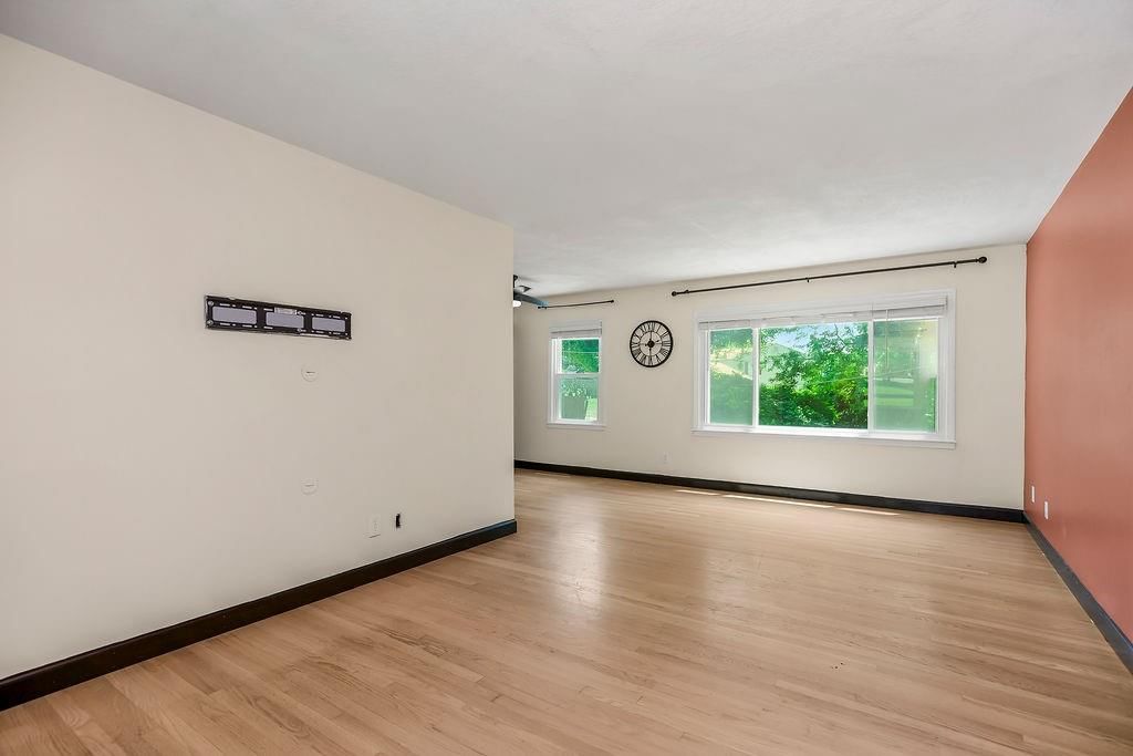 3437 N Chelsea Avenue — photo 6
