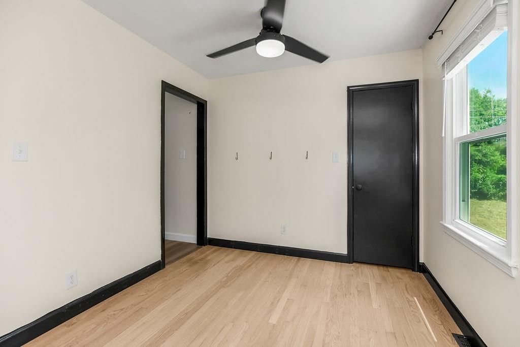 3437 N Chelsea Avenue — photo 8