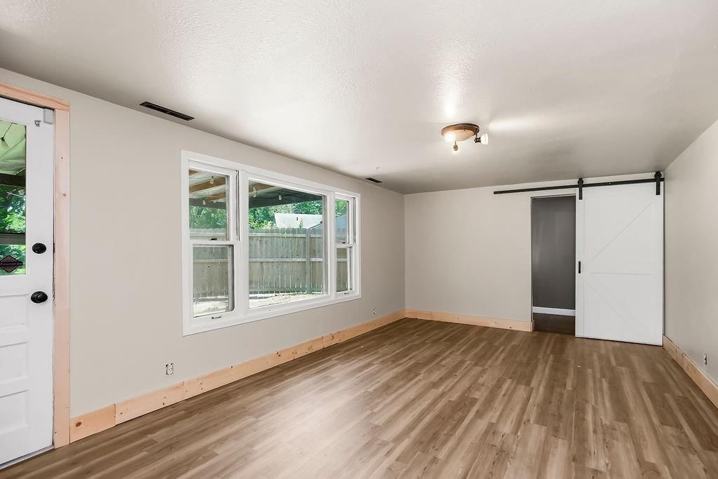 3437 N Chelsea Avenue — photo 13