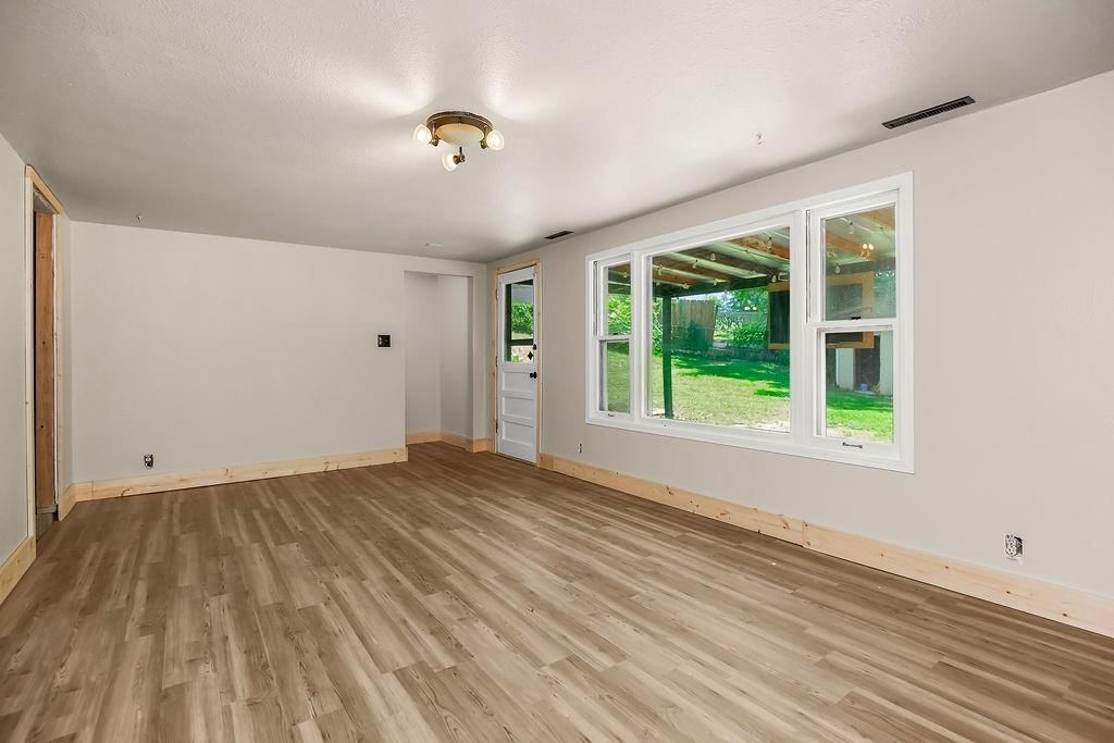 3437 N Chelsea Avenue — photo 14