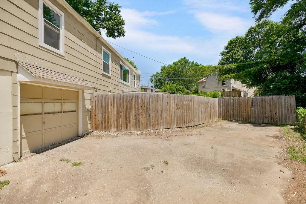 3437 N Chelsea Avenue — photo 27