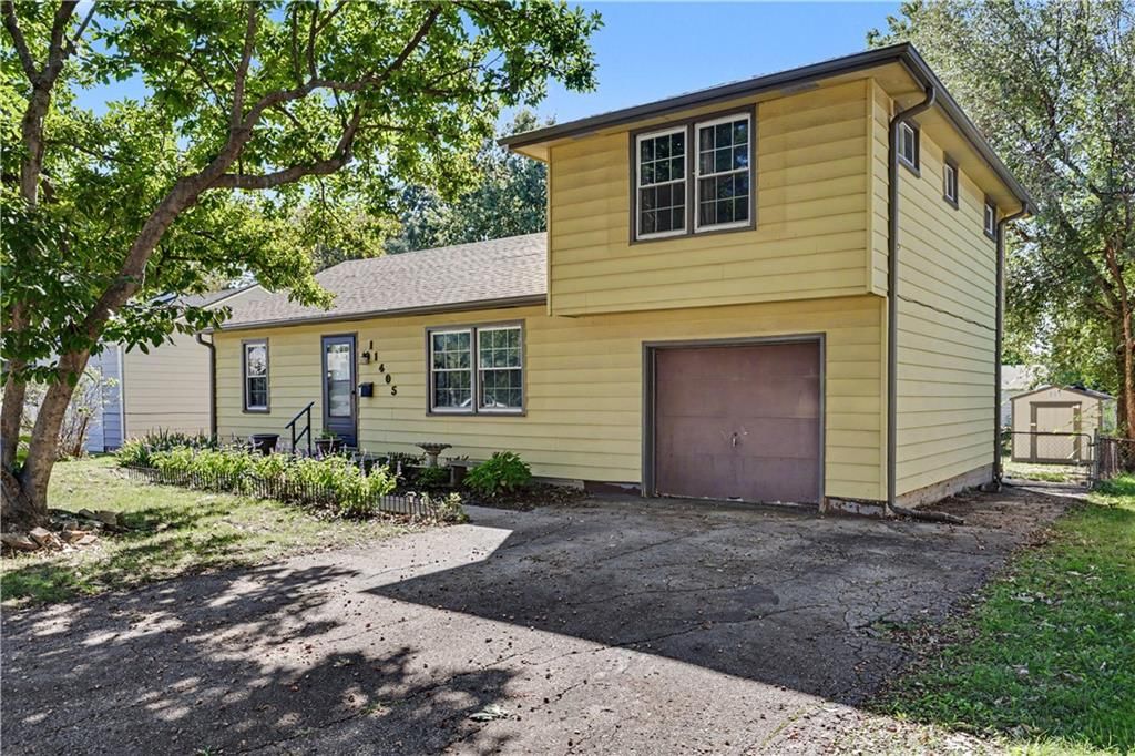 11405 W 70th Street, Shawnee, KS: listing photo 3