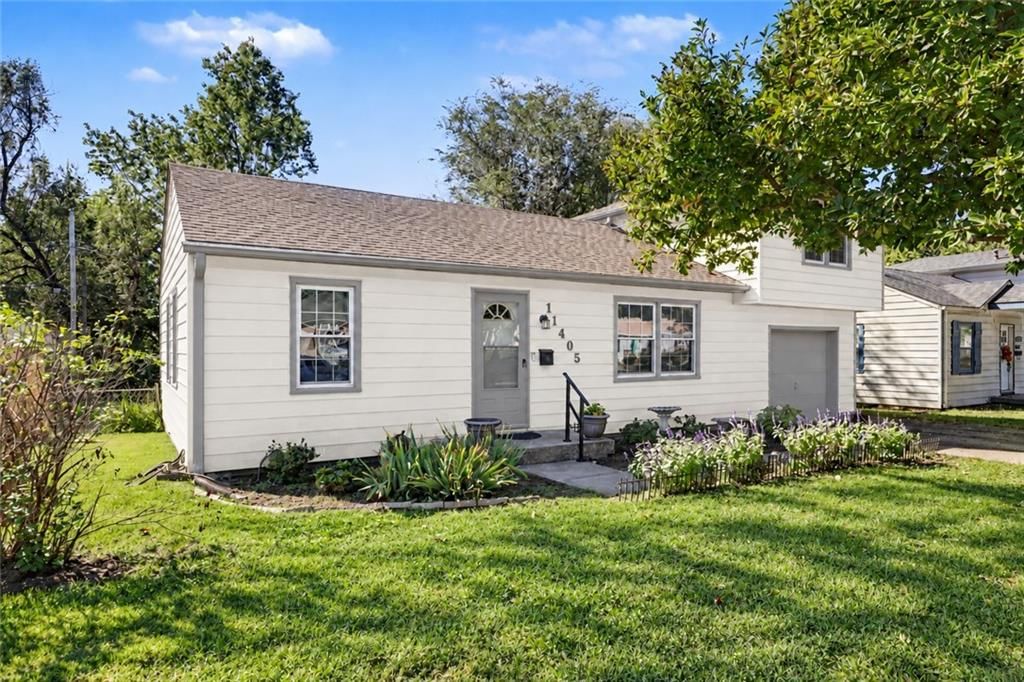 11405 W 70th Street, Shawnee, KS: listing photo 2