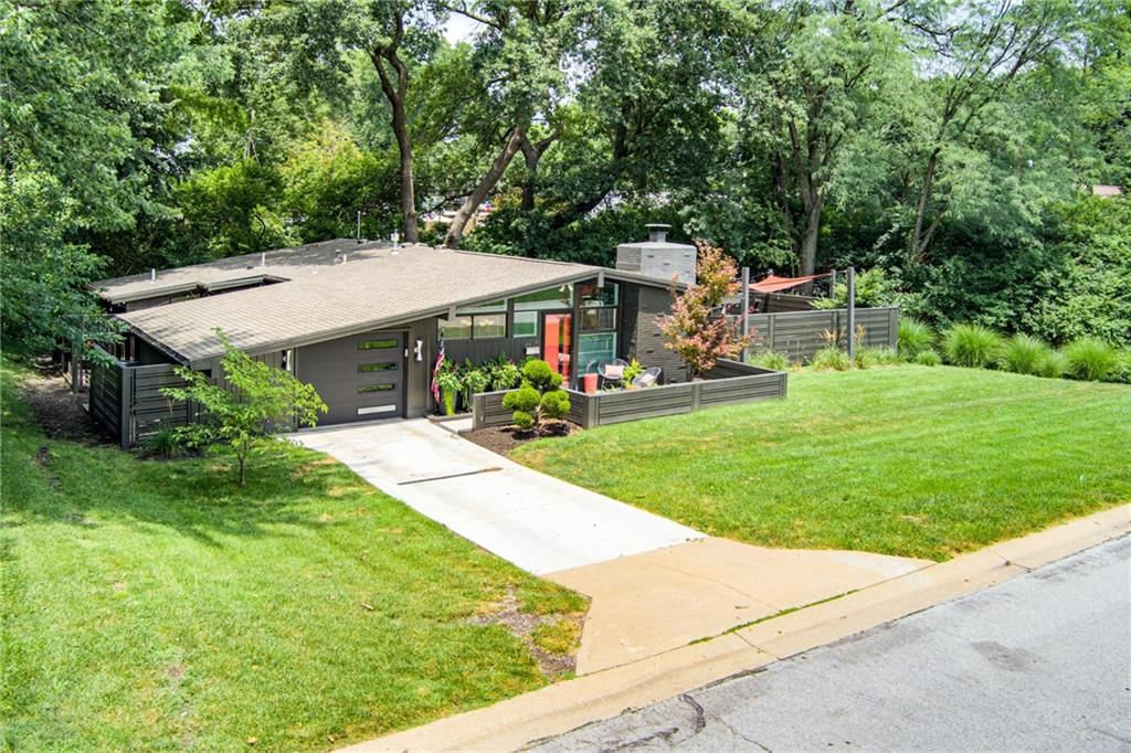 2204 W 71 Terrace — photo 6