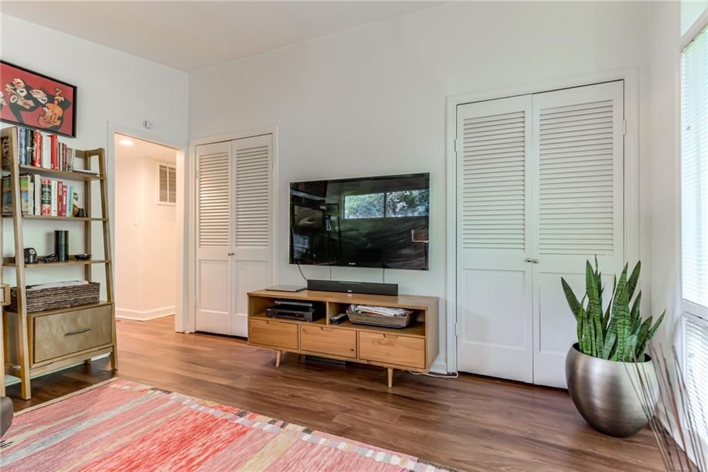 2204 W 71 Terrace — photo 25