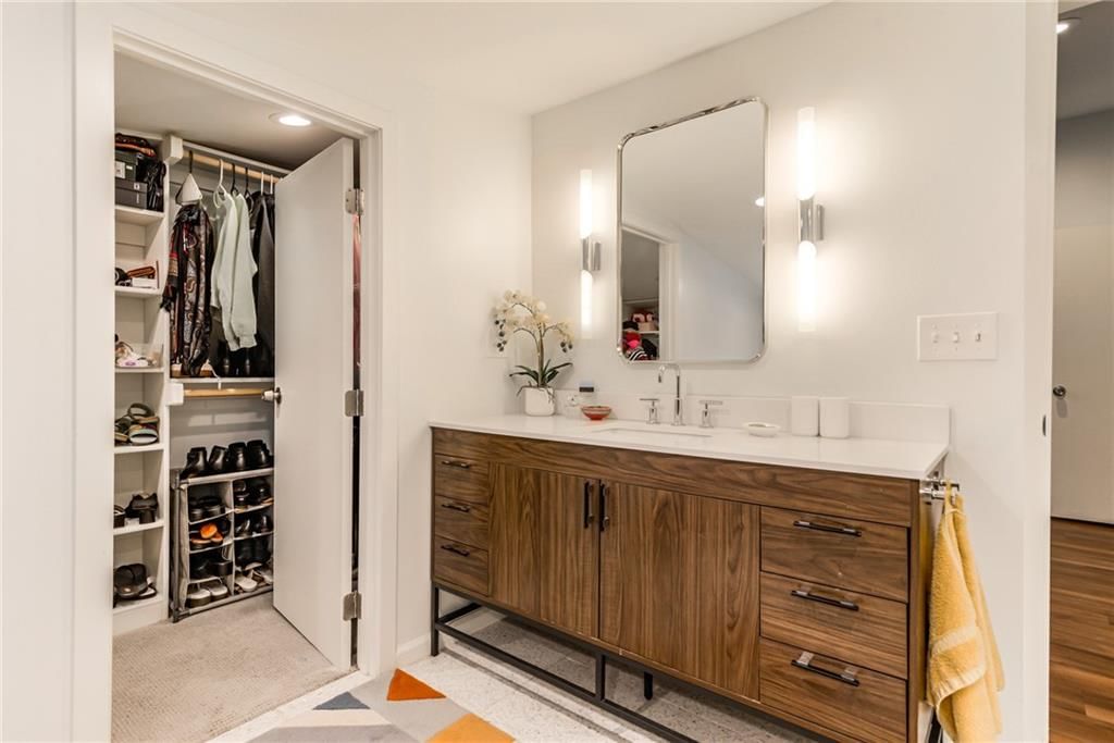 2204 W 71 Terrace — photo 30