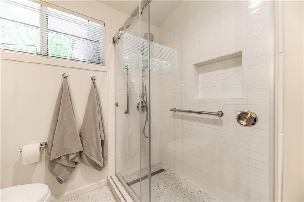 2204 W 71 Terrace — photo 36