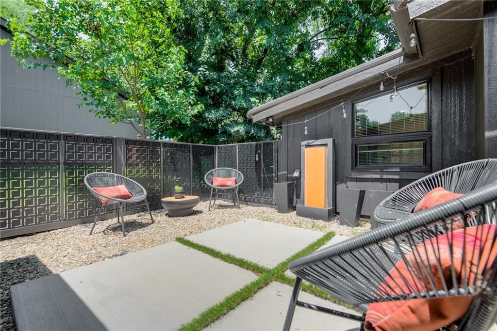 2204 W 71 Terrace — photo 44
