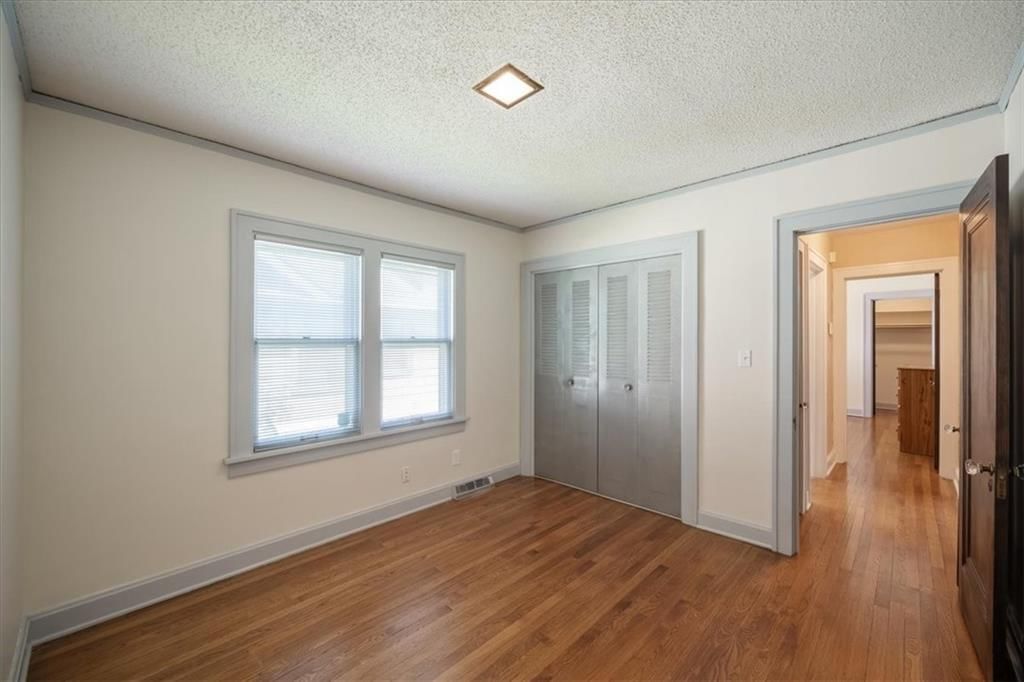 5733 Kenwood Avenue — photo 22