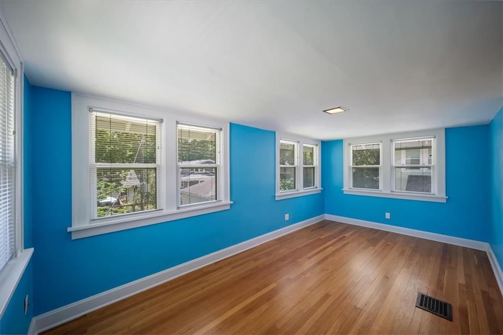 5733 Kenwood Avenue — photo 26