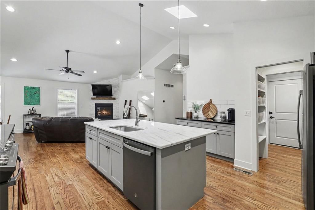 22 W 78th Terrace — photo 4