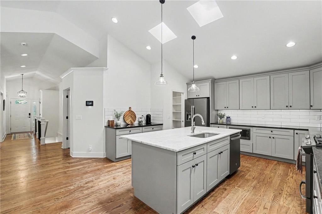 22 W 78th Terrace — photo 5